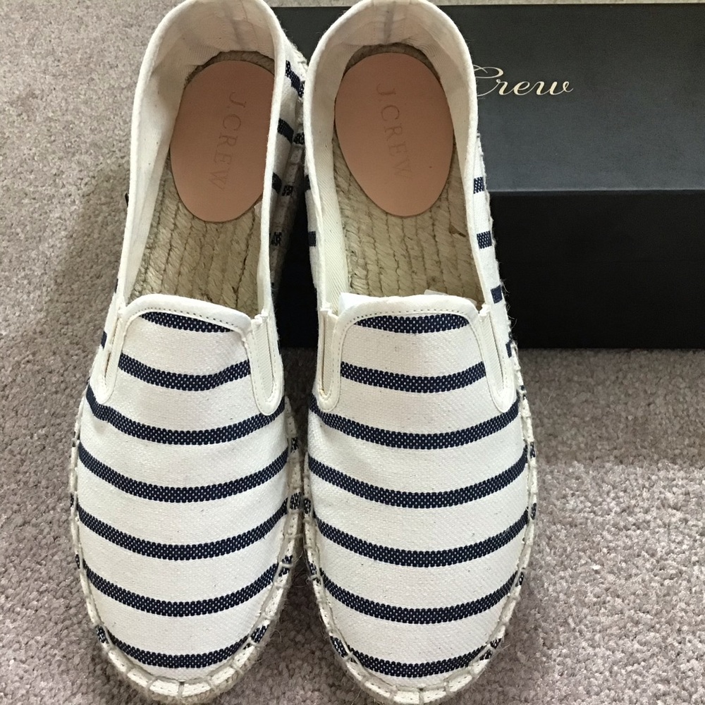 NIB-J.crew navy/ivory striped canvas sneaker espadrilles(size 7/C5258)
